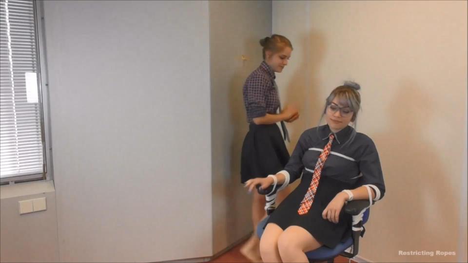 Luna Grey & Violet Haze - Corporate Bitches The Payback HD Luna Grey & Violet Haze - Corporate Bitches The Payback HD<br><br>The truly stunning and amazingly sexy Luna Grey & Violet Haze are back in: Corporate Bitches, the Payback!!!<br>After being , tied up, tickled and left behind by the sadist Luna, Violet didn't get the promotion she was so sure she was going to get. So now these two were stuck together and it's payback time for Violet... <br>She waited until the two of them were alone in the office again, and tied Luna up to a chair. After a short bitch-fight, Violet get tired of all the noise Luna's making - she's pretty loud alright - and gives her some of her own medicine by removing her underwear that she wore for the past 2 days (including the day she got tormented by Luna) and shoves them hard & deep into Luna's big mouth.<br>'Noooo, that's disgustinggggggmmmmpppphhhhhhhhff! Mmmmpphhhfffffff!' <br>Violet secures the undies with some good ol' office supplies: Microfoam tape! Aahhhh.... YES!!! Revenge! Why does this feel so incredibly good to watch...?<br>Luna's gotten pretty angry by now - she understands that she deserved a little payback but Violet is enjoying this waaayy too much! Violet is constantly taunting her, poking her, calling her names, while Luna is struggling and helplessly screammmpphhhhhing intensely.<br>To make sure the payback is complete, Violet secures Luna's tight Microfoam gag with another layer to make it even tighter. Luna is really putting up a fight by now, but it's no use. She has to have the same fate. <br>After telling Luna to shut up and behave, she leaves her behind to struggle all alone until the next morning. <br>Payback bitch! See you tomorrow!<br><span style='color:#b0b0b0;'>[隐藏文字，购买后可见]</span>