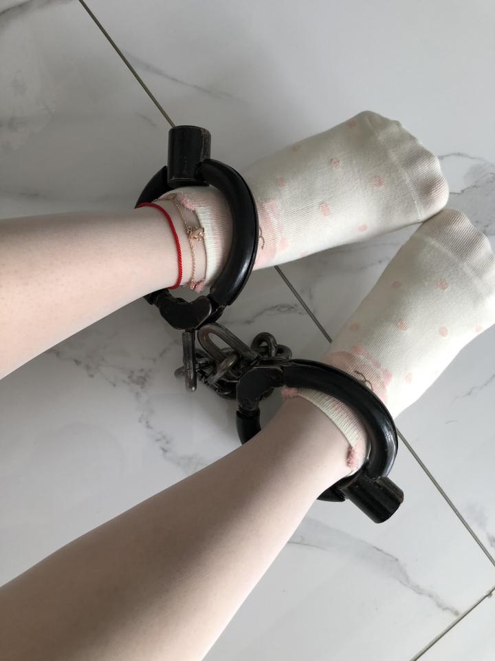 VIP1专属更新第二十四篇 - 可选择加入林子菌赞助，仅需最低10钻石/月即可解锁 [肉丝,脚铐/脚镣,白丝,帆布鞋,连裤袜]