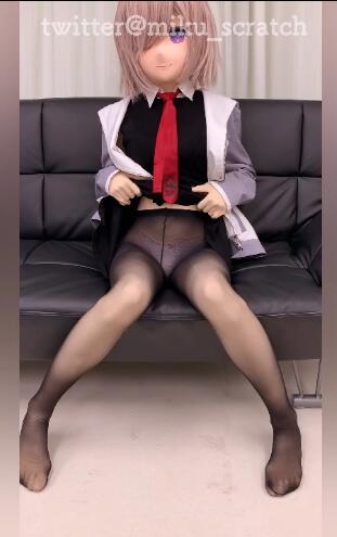 miku_117  kigurumi ゆっくりとオナニー<br>タイツ半脱ぎまで<br>【miku_76_フェラ動画】<br><br>・5分04秒<br>・115MB<br>・.mp4<br><br>撮影風景です。音無し<br>购买地址：<span style='color:#b0b0b0;'>[隐藏文字，购买后可见]</span><br>番号:<span style='color:#b0b0b0;'>[隐藏文字，购买后可见]</span>