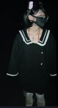 五一快乐~【憨憨怪】伪娘 夜间露出 龟甲缚 口罩口塞 牛奶咖啡灌肠 梨花[不可描述] 尿袋接圣水 电击器胸前大腿 项圈牵引 猫耳 五一快乐(*^▽^*)憨憨怪今天又来整活啦~今天被主人要求牵着出去溜溜弯~开心~(/≧▽≦)/<br>开始主人在憨憨这只骚狗身上写满淫乱的文字（憨憨更加变态了呢）~然后泡一大可乐瓶子的牛奶咖啡（这是怕憨憨睡着吗？）~主人掏出一个大号针筒~把憨憨按在厕所~让憨憨撅起屁股~呜呜~这是要从后面灌入啊~主人一针筒一针筒的从憨憨后面灌入牛奶咖啡~（胀的憨憨肚子又大又疼）把憨憨灌满后塞入梨花[不可描述]~塞入后在里面张开，太多了要流出来啦，呜呜，被主人要求憋住不能漏，然后憨憨自己绑了龟甲，一边绑一边流，流到大腿把长筒袜都打湿了，全是味道，接着绑完带上手铐脚镣，口塞口罩，带上尿袋接圣水，穿着高跟鞋，披上外套，带上项圈和电击器，准备好啦，下楼梯过马路嗨皮去，一路上被电击器电的呻吟，下面一直在流，凌晨快四点了外面还有车耶，害怕，逛了一圈手机没电了就回去了，快到的时候居然迎面碰上了收垃圾的大爷，还好主人帮我把衣服披上了，憨憨躲在主人身后，还被主人牵着项圈绕过去了，（憨憨内心慌的一匹），到家发现尿袋已经装了小半袋了，呜呜，（这不是全部哦，因为怕被和谐，全果的部分可以私聊哦，这次因为没憋住，主人说下次要惩罚外出，好期待呢