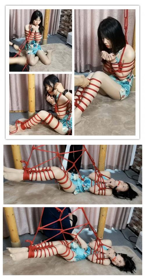  不易绳师作品 小学妹诗园 红绳编制的绳网 束缘阁 诗园 绿旗袍 红色麻绳编织绳网  定拍QQ 63111044<br><br>请勿手机在线解压 下载到电脑上 输入密码即可  解压密码 ：随心