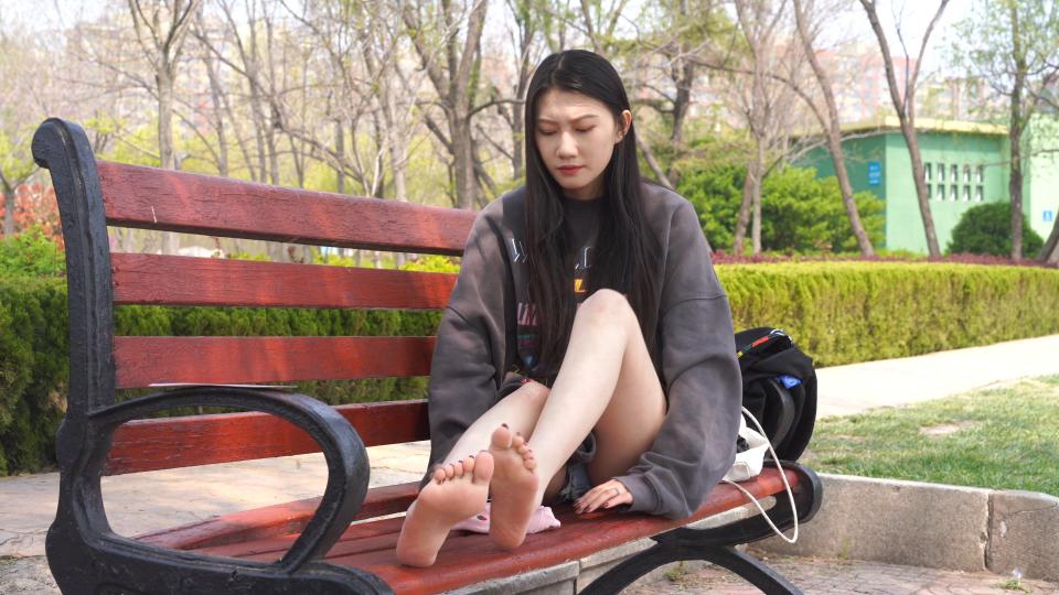 物恋传媒741期兔兔大美女原味船袜重口味裸足 物恋传媒741期兔兔 寻风 00后纹身大学生大美女，按说有一定社会属性，但镜头前却如此羞羞答答，惹人怜啊
