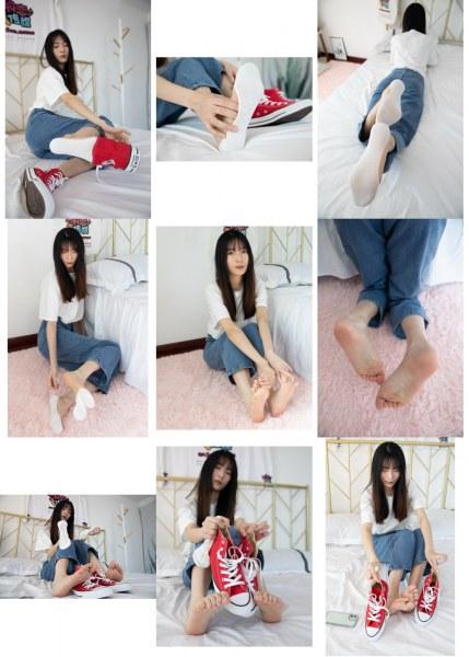 物恋传媒723期　猫耳肚子疼原味白船袜裸足4K 物恋传媒723期　猫耳-温情岁月<br>匡威帆布鞋，白色棉船袜，裸足，肚子疼揉肚子剧情<br>猫耳肚子疼还坚持拍完摄影