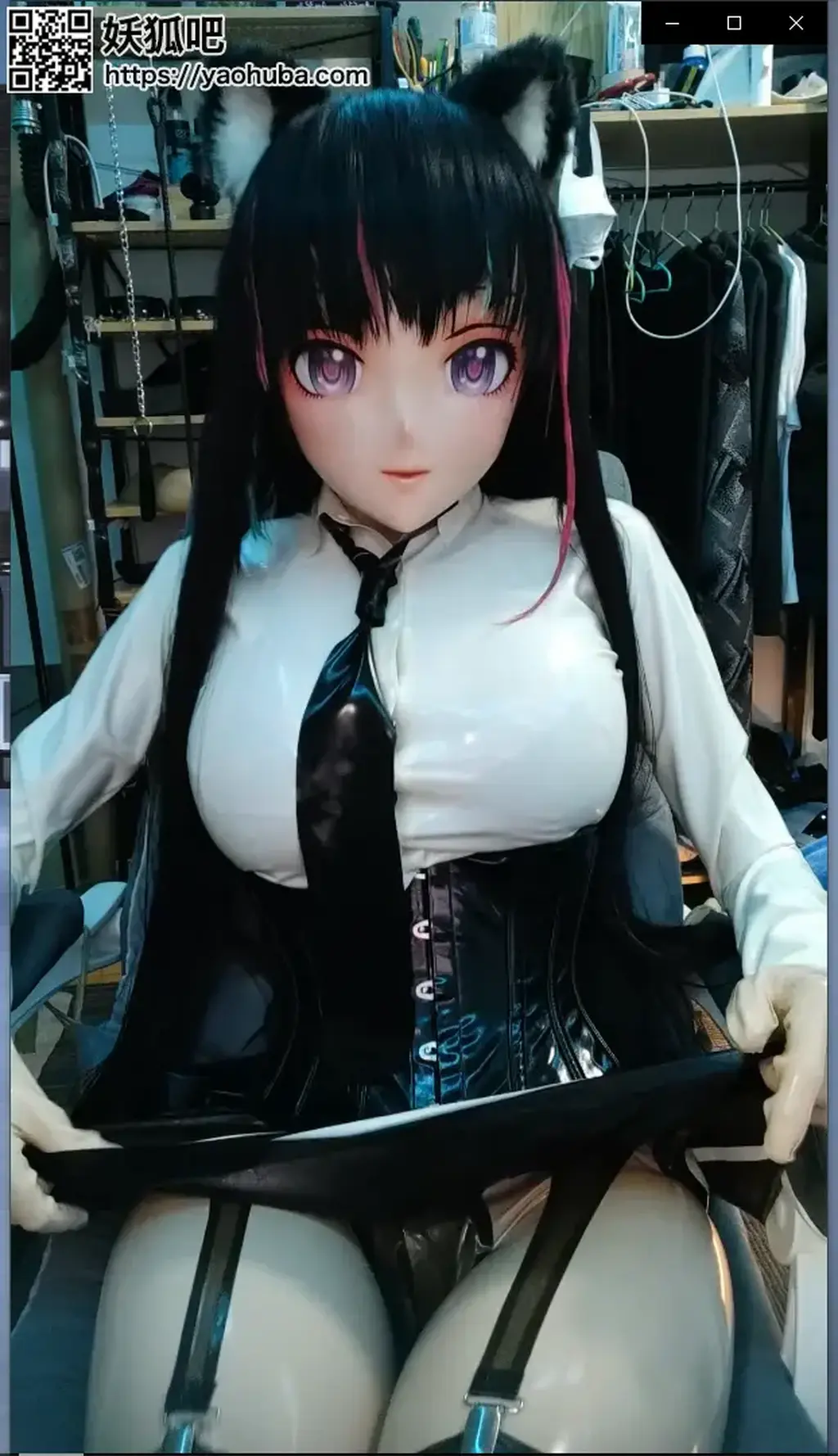 胶衣制服kigurumi下播后后的自娱自乐 原本是有人想看我射出来的样子，结果因为乳胶的弹性太好了，所以一整根就漏出来了，所以就只好这样了。
