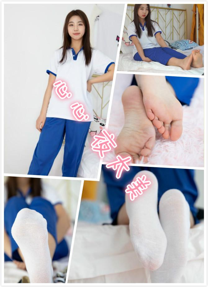 物恋传媒753期：心心-夜太美（校服、匡威帆布鞋、白棉袜、裸足） 物恋传媒753期：心心-夜太美（校服、匡威帆布鞋、白棉袜、裸足）<br>购买地址<span style='color:#b0b0b0;'>[隐藏文字，购买后可见]</span><br>本系列模特均为在校大学生或刚步入社会的白领等纯情女孩组成，并一贯秉承公道的价格。质量绝非那些由KTV女冒充的模特可比
