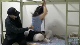 【新月工作室】双马尾玉箫妹妹 白丝蒙眼 绑床日常 聊天加欺负是很有温馨的 【新月工作室】（QQ：2936094312）定拍作品，玉箫妹妹的白丝我一直很喜欢，双马尾的她非常可爱呢。看着她们兄妹打闹一样的日常绳艺就十分有趣