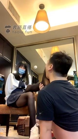 【阿月S】刺激！抓到一个偷闻鞋子的狗！制服黑丝皮鞋羞辱耳光虐乳，空军一号  【阿月S】刺激！抓到一个偷闻鞋子的狗！制服黑丝皮鞋羞辱耳光虐乳，空军一号 <br>创作;【阿月S原创作品<br>描述;【阿月S】刺激！抓到一个偷闻鞋子的狗！制服黑丝皮鞋羞辱耳光虐乳，空军一号 ,喜欢的请大家支持一下吧