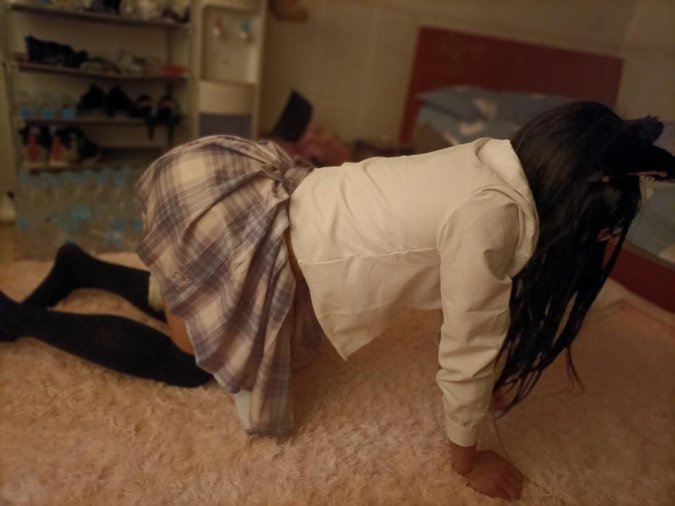 [土豆欧吉酱] Cross-Dressed Master Discipline — Part 1 A self-bondage and cross-dressing role-play scene with turtle-shell bondage, handcuffs, gagging and tickling.