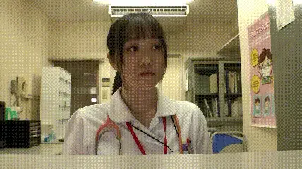 あゆみ <span style='color:#b0b0b0;'>[隐藏文字，购买后可见]</span><br><br><br>深夜1人で入院患者の見回りをすることになった新米看護師！赤いカーディガンが似合ってて良い！ 純白のナース服がえっちい！もうガマンできない(笑) ヒキチギッテ中出し●●●！「静かに！ じっとしてろ！ 他のナースに見られたくないだろ！」必死で抵抗してるのに乳首コリコリなの最高に好き。うわ！ 陰毛が剛毛？ ピチャピチャ(笑) なんだこの音は？四つん這いにさせてたっぷり愛でながらスマホ撮影。怯えた表情が可愛い。「病室でレ●プされましたと言え！ 動画ばら撒くぞ！ 言うこと聞け！」チンポつかんで自らまたがるほど従順で素直。堪らなくエロい。「私から入れたんです(涙)。和姦です(涙)」「当然、性欲のケアもしてくれんだよなぁ～。新米看護師さんよ～」エッロい音させながら夢中でしゃぶっていい子。喉奥に押し込んでやりたくなる！同僚に裏切られたとも知らずベッドに拘束され激ピストンで悶えまくり！その同僚も隣のベッドで犯されてるぅぅぅ(笑)2人のナースが唾液ダラッダラ垂らしながらイキまくるの絶景すぎ！激固生チンポで新米ナース虐めるの最高に楽しい(笑)奥の奥に精子注がれて放心状態。「お前何泣いてんだ？ 悲しいの？(笑)」終わった後も膣がヒクヒクな新米ナースでした！<br><br><br>点击查看更多精品影片<br>