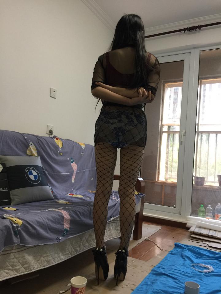 syfhzm沈阳风华正茂女M谢娜 O(∩_∩)O哈哈~不让KJ就先玩下面。。。 QQ微信297506318<br>尝试KL第一次给我拒绝了 哈哈<br>玩玩下面 下次必须 K一波~~~<br>解压密码 syfhzm 添加.mp4