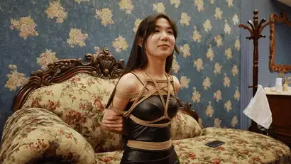 【半岛束艺台】YT1116 中俄混血正蓝旗纳拉氏新模西玛试镜：我的奶奶是俄罗斯人 此妹来头不小，中俄混血，满族纳拉氏，正蓝旗，虽然只有1/4俄国基因，但仔细看还是有混血特征的。最重要的是，她的长相很半岛，属于岛式小可爱类型。台长准备在暑假期间将其长期软禁在工作室以供欺负。<br>注：本台已启动半岛居民入驻计划，详情请关注本台主页https://linzijun.app/@BDTV<br><br>★★★解压密码：<br>peninsula2018<br>修改后缀名mp4，勿在线观看<br><br><br>【半岛束艺台】不做精品只做生活，用镜头记录最真实的绳艺，纯净捆绑，健康游戏！为每一个热爱捆绑的朋友展示最纯粹的绳艺，为每一个客户用心打造属于您的专属作品。<br>官方网站：http://www.bdtv6.club<br>本站主页：https://linzijun.app/@BDTV<br>联系方式：QQ2245148409/微信peninsulastudio/推特Twitter@PeninsulaBound<br>业务咨询秒回，闲聊看心情，色情勿扰。<br><br>