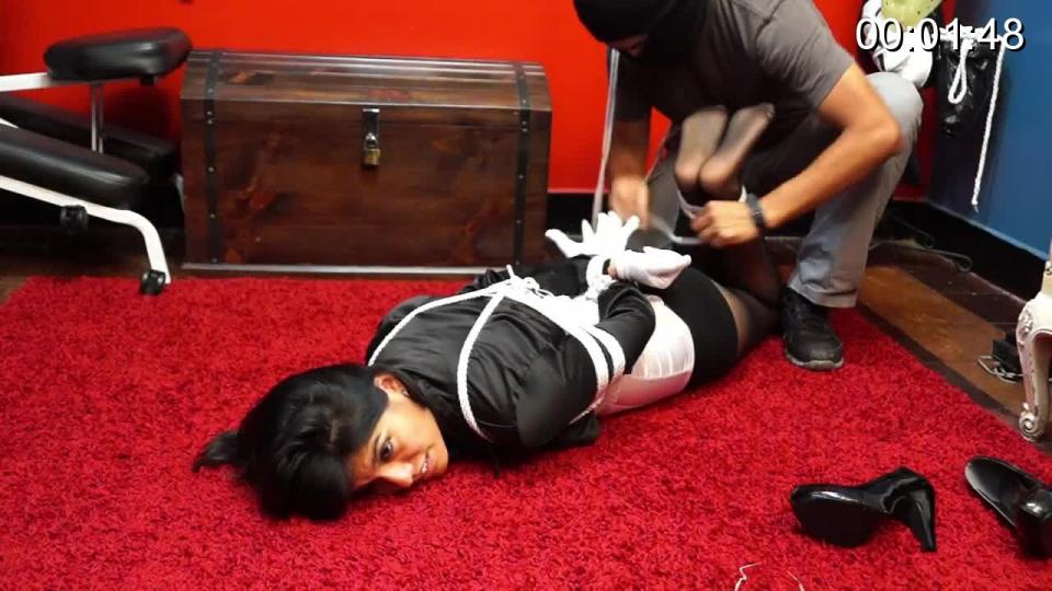 Sexy wizard in hogtied clips4sale美金单售片<br>Sexy Wizard in hogtied! - MP4   behind the camera<br>Now delight with this Halloween memories with my damsel as a sexy Zatana in hogtied. Trapped by the captor after her foot fetish sesion ,our sexy Wizard is bound, gagged and struggles to get free!! enjoy it!!! remembering this amazing sesion with more scenes and a funny behind the camera, for our bondage pleasure!<br>官网链接：<span style='color:#b0b0b0;'>[隐藏文字，购买后可见]</span>