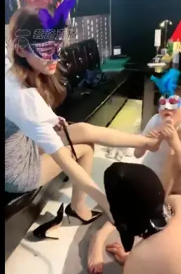【虞姬S】情侣奴做狗还账！女M贡献自己老公来抵债，真是患难夫妻~  <span style='color:#b0b0b0;'>[隐藏文字，购买后可见]</span><br>【虞姬S】情侣奴做狗还账！女M贡献自己老公来抵债，真是患难夫妻~ 