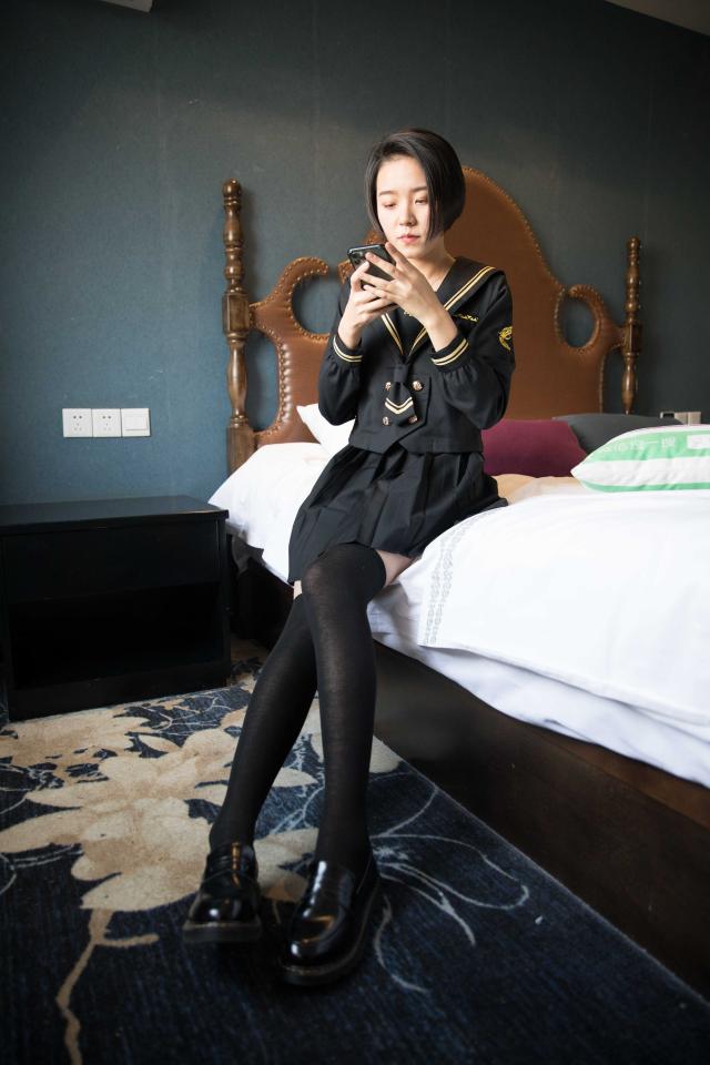 物恋传媒：第347期：小飞-爱与别离（JK制服、皮鞋、过膝袜、裸足） 【链接已更新】物恋传媒：第347期：小飞-爱与别离（JK制服、皮鞋、过膝袜、裸足），爱笑的小飞着黑色JK制服配黑色过膝袜和小皮鞋，视频后续还有裸足展示<br>购买链接：<span style='color:#b0b0b0;'>[隐藏文字，购买后可见]</span>