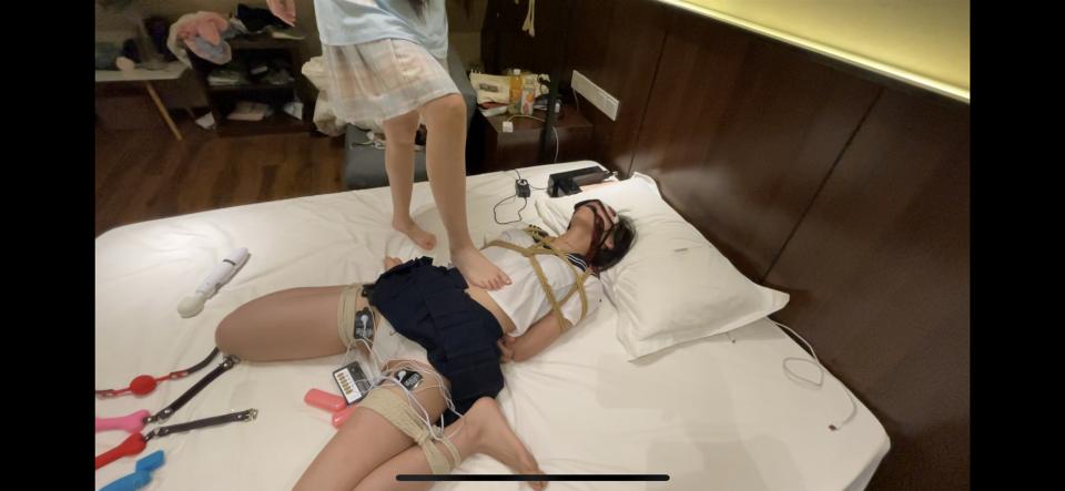 小茜的惩罚与梦境   镣铐＋百合+笼子禁锢+强高＋[不可描述]＋炮j  