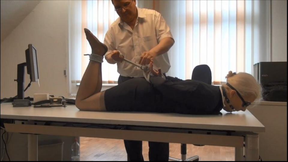 Video request Elena - Job Challange Part 6 of 6 Elena is applying for a job. The hiring manager asks her to strange tests. She will, among other things tied up and tickled.<span style='color:#b0b0b0;'>[隐藏文字，购买后可见]</span>