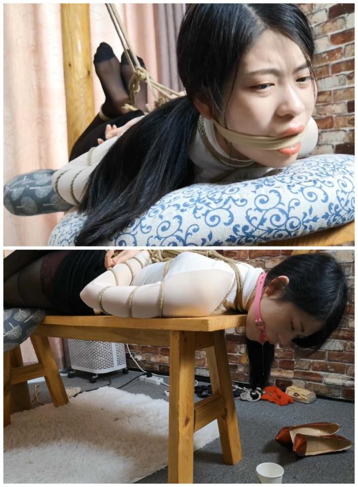 黑丝 驷马 接口水的杯子 束缘阁  黑丝驷马凳子上流口水<br><br>不要用手机下载 用电脑下载完成之后解压  解压密码 ：随心