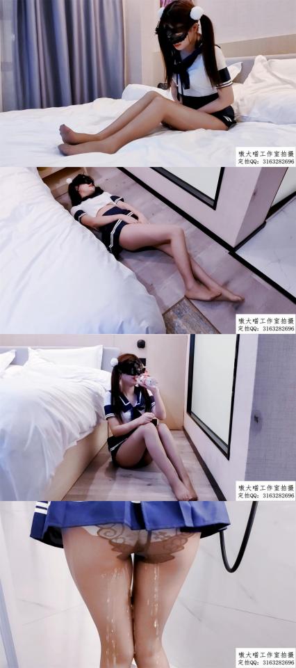 【嗷大喵工作室】-《被迫憋尿失禁》定拍-无捆绑，无调教+想上厕所不让去+被强行憋了二十多分钟尿+各种动来动去忍着憋尿+中途还要求继续喝水+之后不让脱内内丝袜站着就失禁尿尿+憋太久尿量大 【嗷大喵工作室】-《被迫憋尿失禁》定拍-无捆绑，无调教 想上厕所不让去 被强行憋了二十多分钟尿 各种动来动去忍着憋尿 中途还要求继续喝水 之后不让脱内内丝袜站着就失禁尿尿 憋太久尿量大<br>拍摄：嗷大喵工作室<br>出镜：柯柯<br>嗷大喵工作室长期招聘女绳模或者M<br>有兴趣的朋友也可以提供服装给工作室以便于视频拍摄<br>有兴趣的联系定拍<br>嗷大喵工作室<br>定拍qq：3163282696<br>视频尺寸：1920*1080