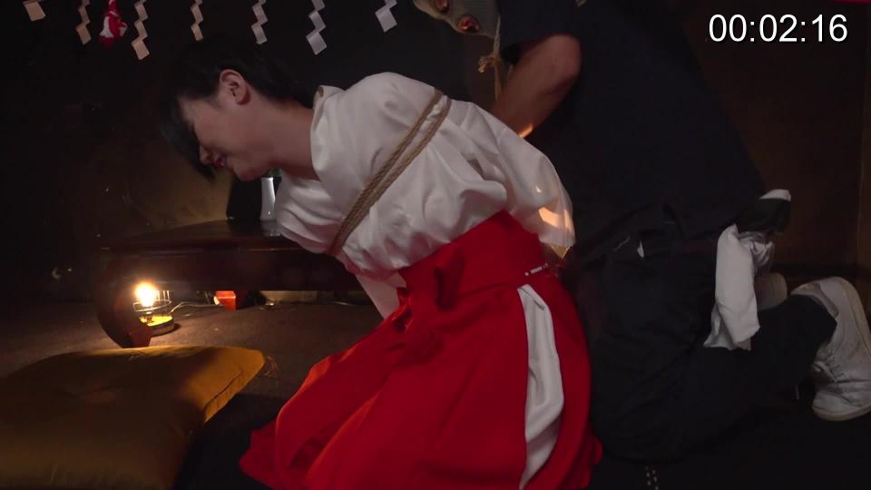 神社少女（水泽津组） 束缚 和 作呕。降临在清扫院落的巫女身上的危机。他受到刀的威胁，四肢被绑起来。用堵嘴让尖叫的女人安静下来。即使你呻吟或挣扎，你也无法摆脱紧紧绑住的绳索。玩一个[不可描述]的玩具，它不愉快地蠕动。<br>H-]marukatsu-0022[-H]<br>H-]https://duga.jp/ppv/marukatsu-0022/[-H]