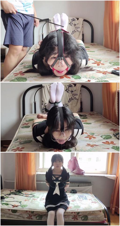 玩奴原创可爱二次元妹子奈奈严厉惩罚，水手服白丝羞耻小舔犬TK，马具鼻钩堵嘴，报数sp。交流购约绑教程请加805351328。 解压密码<span style='color:#b0b0b0;'>[隐藏文字，购买后可见]</span>感谢各位同好的支持！本周五带来的是之前非常受好评的二次元妹子奈奈的小舔犬系列。先把妹子用日式结实的绑住手臂，然后严厉的绑成驷马。戴上鼻钩和口环，命令她伸出舌头，<br>好好的玩弄一番，然后tk。接着换上博主最爱的马具口球连住头部。戴上鼻钩勒紧，继续tk加上很痛的报数sp。连报数都是呜呜声，口水泪水齐流，敬请各位欣赏！<br>另外为了方便各位同好约绑，博主最近推出了一个非常详细的约绑教程。里面有非常详细的从零基础开始教大家如何认识妹子，如何与妹子沟通等等。非常的实用，有兴趣的各位同好加805351328咨询。<br>下载操作：<br>1、电脑下载<br>2、解压<br>3、将压缩包内rar文件名后缀修改为mp4。或者直接用播放器打开。<br>目前博主已经出了五个系列，分别是绝对真实调教系列，真实约拍系列，口水囚徒系列，紧缚实验室系列以及新出的美人小舔犬系列都非常精彩，各种元素满满，希望各位同好多多支持！<br>推特可以关注024玩奴原创。本频道提倡健康积极的绳艺亚文化，目的是给生活增添一些情趣，谢谢大家！<br>