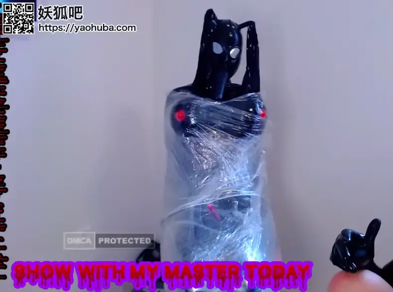 aurora_hotter_18052021_1729 创作：Goddess Aurora<br>Goddess Aurora 05月09日部分直播录像 69分钟体验<br>黑色连体充气乳胶衣，外星人头套，露眼乳胶头套，保鲜封袋身体后的小怪兽的震动体验，喜欢乳胶衣的朋友别错过了<br>以后会陆续更新相关内容，希望大家多多支持<br><span style='color:#b0b0b0;'>[隐藏文字，购买后可见]</span>