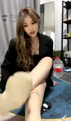【淼淼sama】第一视角-反差粗口辱母玩弄全家在我脚下做狗 <span style='color:#b0b0b0;'>[隐藏文字，购买后可见]</span><br>【淼淼sama】第一视角-反差粗口辱母玩弄全家在我脚下做狗