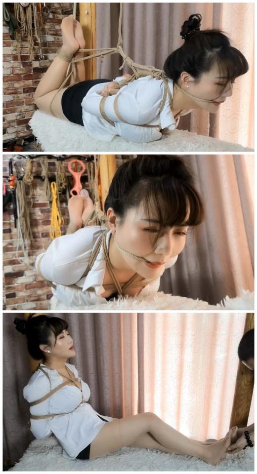 紫依 爆乳眼镜娘  凳子上的紧缚驷马 麻绳勒嘴 随心原创  紫依 白衬衣肉丝 驷马勒嘴挠  定拍QQ 63111044<br>不要用手机下载 在线解压 用电脑下载完成  输入密码 解压密码 ：随心