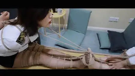【半岛束艺台】【海语】【海妈】YT1170 打仗亲兄弟，互解母女兵 流了两斤汗绑出的造型，被此母女轻松化解，看来台长有必要闭关深造一下了，但这并不妨碍我们欣赏她们的大美腿和海妈跟伊莱娜有的一拼的巨胸。<br>注：本台已启动半岛居民入驻计划，详情请关注本台主页https://linzijun.app/@BDTV<br><br>★★★解压密码：<br>peninsula2018<br>修改后缀名mp4，勿在线观看<br><br><br>【半岛束艺台】不做精品只做生活，用镜头记录最真实的绳艺，纯净捆绑，健康游戏！为每一个热爱捆绑的朋友展示最纯粹的绳艺，为每一个客户用心打造属于您的专属作品。<br>本站主页：https://linzijun.app/@BDTV<br>联系方式：QQ2245148409/微信peninsulastudio/推特Twitter@PeninsulaBound<br>业务咨询秒回，闲聊看心情，色情勿扰。<br><br>