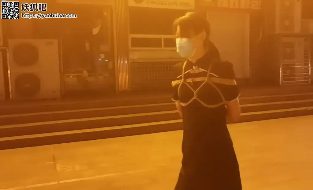 优优捆绑逛街，逛超市，买水果，大街上毫无惧色。 优优捆绑逛街，逛超市，买水果，大街上毫无惧色，最后竟然捆绑着自己上楼了...视频解压密码：chuxin<br>一生所爱绳艺体验馆欢迎全国爱好者前来体验，并提供捆绑绳模服务、女绳师服务、场地出租、麻绳销售、作品定制等，另招募合作伙伴。