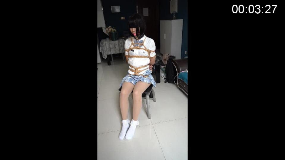 jk伪娘捆绑放置 上个月和朋友约拍了挺多素材，人懒回家丢在电脑里都没怎么理。<br>没有好的剪辑工具，随便剪句段一些捆绑小清新的，很多人说想看kigurumi因为一些原因不好发出来，我也会想办法尽量解决。<br><span style='color:#b0b0b0;'>[隐藏文字，购买后可见]</span><br>