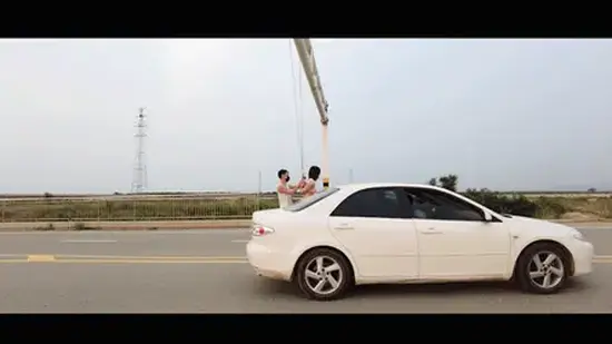 【半岛束艺台】【户外】【拉丁】YT1136 严格遵守4.5m限高 拉丁招风体质，外拍总会遇到围观群众，开始的时候路边做了一排等车大妈，好不容易走了又不停有车辆路过，甚至停车搭讪......拉丁直呼丢死人了，真是难为她了。你们瞅啥，我们没有违反4.5m限高。<br>注：本台已启动半岛居民入驻计划，详情请关注本台主页https://linzijun.app/@BDTV<br><br>★★★解压密码：<br>peninsula2018<br>修改后缀名mp4，勿在线观看<br><br><br>【半岛束艺台】不做精品只做生活，用镜头记录最真实的绳艺，纯净捆绑，健康游戏！为每一个热爱捆绑的朋友展示最纯粹的绳艺，为每一个客户用心打造属于您的专属作品。<br>本站主页：https://linzijun.app/@BDTV<br>联系方式：QQ2245148409/微信peninsulastudio/推特Twitter@PeninsulaBound<br>业务咨询秒回，闲聊看心情，色情勿扰。<br><br>