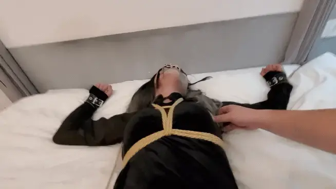 【伪娘管少】管少的弱点咯吱窝！啊啊啊啊啊啊啊啊啊啊啊（床都在摇那种），接着又被换上衣服被后手极限开腿高吊，接着他还不满意，又给我换上鳄鱼皮裙把我推到床上，用棒棒榨干... 【伪娘管少】管少的弱点咯吱窝！啊啊啊啊啊啊啊啊啊啊啊（床都在摇那种），接着又被换上衣服被后手极限开腿高吊，接着他还不满意，又给我换上鳄鱼皮裙把我推到床上，用棒棒榨干...<br><br>管少QQ2045271541 ，目前在北海了，需要订拍约拍让管少当S（管少当S可狠了）都可以，当然最喜欢来找我玩啦，也希望各位同好能在探索性别与角色的时候能够带来更多的快乐。<br>解压密码123456如果显示密码错误就是手机的问题，可以下载什么解压大师，ES文件浏览器等手机解压软件，另外苹果手机 是解压不了的 还有华为手机会显示解压错误，千万不要在线解压