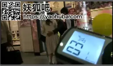痴漢されても拒めない手をつないだ母娘を感じさせろ！！ 7 色狼盯上母女二人组，母亲们被玩弄到失禁漏出，被男人放入玩具控制着开关，渐渐发情了的母亲，忘记女儿被一起玩弄。<br>番号：<span style='color:#b0b0b0;'>[隐藏文字，购买后可见]</span><br>购买地址：<span style='color:#b0b0b0;'>[隐藏文字，购买后可见]</span>