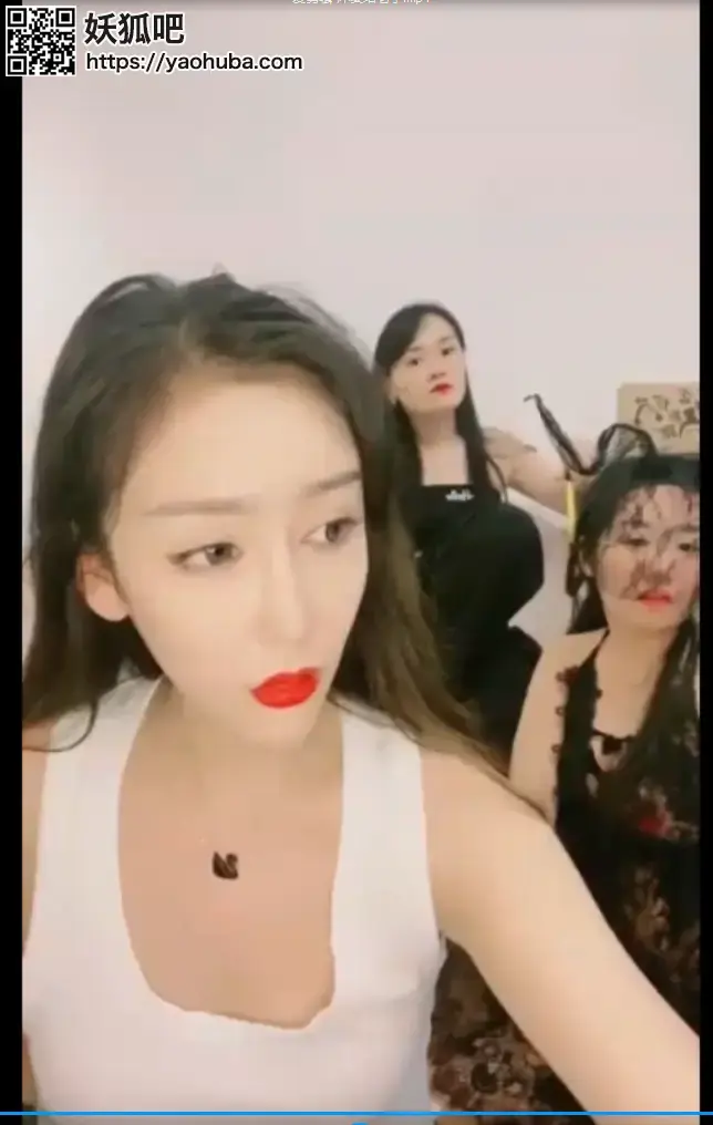 【沐夏大大】  给老子舔！双S运动鞋棉袜调教女M 标题 【沐夏大大】  给老子舔！双S运动鞋棉袜调教女M<br>原创者：套路直播<br>购买地址：<span style='color:#b0b0b0;'>[隐藏文字，购买后可见]</span><br>剧情 两位女王调教女奴，希望大家喜欢