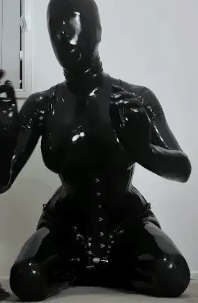 ​[Video]​ ​Latex [Video] Latex<br>创作：waIIykigu着ぐるみR18<br>#Costume#kigurumi#latex#Vibrator#feet#corset<br>Latex with HW corset.It was a very hot day recording. I am still learning to use rubber mosaic censoring，Formidable play with wallykigurumi Hitachi wand in ParaPara. New blue latex suit! Formidable first zentai appearance!<br>Playing with Htiachi in new latex please be patient until I get better.Thank you everyone for support Please Favorite.<br>乳胶与双层头套HW紧身胸衣。这是一个非常炎热的一天。我仍在学习使用橡胶马赛克审查，在帕拉帕拉与日立魔杖的强大游戏。新的黑色乳胶套装！令人震撼的第一次出现！<br>在新乳胶中与Htiachi一起玩请耐心等待我康复。<br>■ Heavy Cruiser<br>Video (10:34)<br><br>附上自购会员截图，购买地址<span style='color:#b0b0b0;'>[隐藏文字，购买后可见]</span>