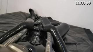 Latex catsuit Rubber 1 希望大家能多多关注我的钻石视频。<br>I hope you can pay more attention to my diamond video.