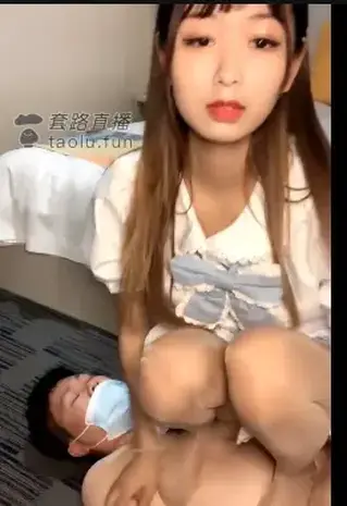 【九黛S】女神白丝套肉丝白鞋玩狗东西，耳光，口水，深喉，踩踏，钻胯，骑马 【九黛S】女神白丝套肉丝白鞋玩狗东西，耳光，口水，深喉，踩踏，钻胯，骑马