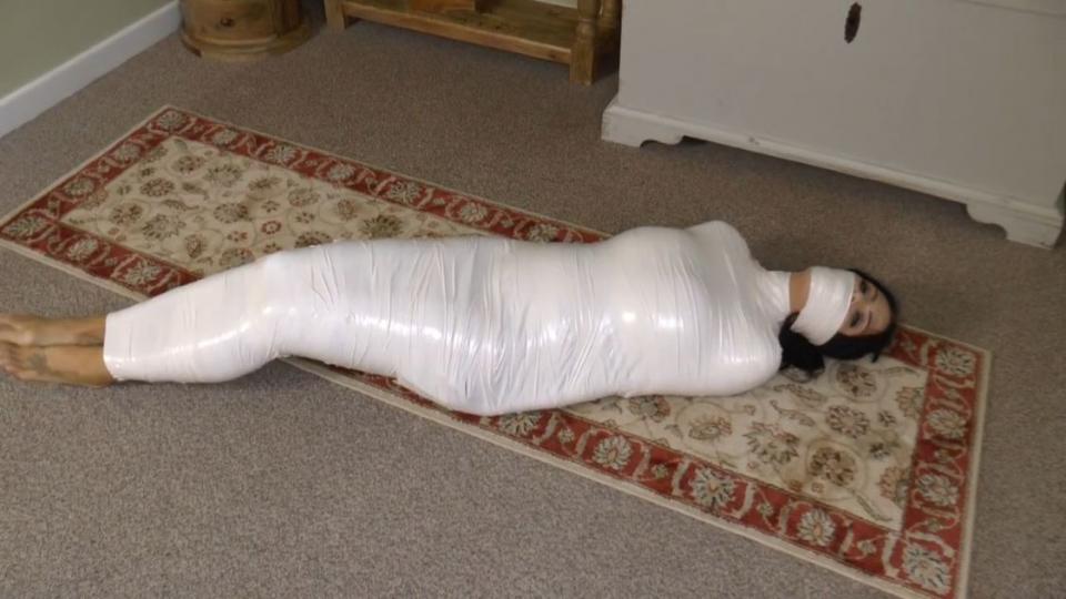 Maxie in Mummifying Maxie - Ancient Egyptian-Style For the Raunchy Archaeologist  Maxie in: Mummifying Maxie - Ancient Egyptian-Style For the Raunchy Archaeologist Tease! (Full Adventure) (HD).One thing does interest young Michael, however, and that is the tales of mummies and basically that whole ritualistic practice. He opines how hot Maxie might look all mummied up and the coy bitch tells him he will never know. Besides, not only can he not get it up, he wouldnt know where to start with her. Well, Michael believes otherwise and so after excusing himself for a wee wee (piss) goes and prepares himself.<br><br>Taking the sweet, foot-swinging slut by surprise he pounces onto her back and quickly overpowers the handgagged wriggler. Shoving a sock in her mouth to keep the feisty lady quiet, he binds her hand and foot with tight white tape as he prepares to do a little Mummification 101!<span style='color:#b0b0b0;'>[隐藏文字，购买后可见]</span>