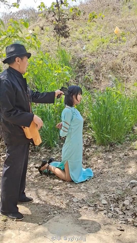 坚贞不屈-王子怡 片名：坚贞不屈<br>模特：王子怡<br>出品方：快手用户yghyxlljj<br>剧情：正宗五花大绑 土拷 脚镣 吊缚 老虎凳 裸足 女犯拷问刑场 <br>我的视频目录：https://www.yaohuba.com/video_list.php?uid=688450<br>[展示的隐藏文字]老爷子yghyxlljj在MJ影视的定拍， 不过此号已被封故无法提供地址 绝版视频[展示的隐藏文字]