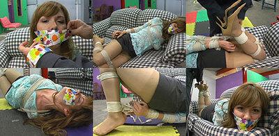 Еsсаре Аrtist Тryоut Stephanie is our resident escape artist who loves a challenge. As one of our most popular models it's easy to see why. She's got a gorgeous face and a perfect all-natural body. She starts this clip tightly bound with her elbows touching too. She's not gagged yet so Stephanie gives you a description about what's going to happen to her. Stacy then pushes a handkerchief into her mouth and covers it with a few layers of duct tape. She manages to roll over on her belly and as Stacy hogties her she's still talking. Only now you can't tell what she's saying. Stacy intricately attaches her bound wrists to her ankles and it's a done deal. Stephanie fights and squirms but the couch is too confining. There must be an easier way. She then slides off the couch and onto the floor to continue her escape attempt. Will she make it?<br><br><span style='color:#b0b0b0;'>[隐藏文字，购买后可见]</span>