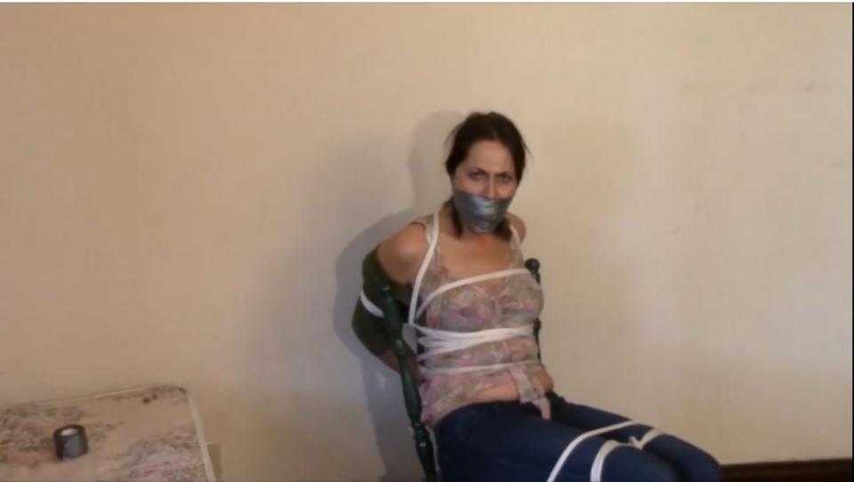 Erica Gagged with so much mouth packing she can Erica Gagged with so much mouth packing she can't even gag talk. We think you might agree that an amazing amount of cloth gets stuffed into Erica's mouth for her gag. Actually did not think the whole thing would fit in her mouth, but we got it in. This is such an effective gag that when we ask Erica to say her name and try to talk with this gag, she simply can not say any words whatsoever, gag talking is not even possible with this gag. <span style='color:#b0b0b0;'>[隐藏文字，购买后可见]</span>