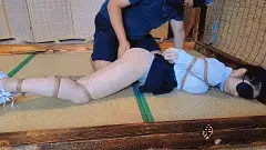 象人定拍-人妻Miya-首次器具公映，日式基础，大胆抚摸，结尾驷马棒棒，白衬衫，小裙子，肉丝，匡威鞋。 在老公的暗示下，大胆的把手伸进了内内里，没想到外表冰冷的Miya<br>已经早早的湿透，以前不肯出声，这一次终于忍不住的开始小声的哼哼<br>结尾放出了一点驷马棒棒的片段，事后反馈今天的感觉很好。<br>Miya是我在林子约到的第一个妹子，且到现在为止都是和她的老公单线联系，<br>对我的要求是，不露脸的前提下，可以自由发挥，但是必须要记录下来给他观看，<br>所以希望有人来定拍一些奇怪的内容，当做是生活的调剂和挑战。<br>注——————————————————————————————————————————<br>解压密码：xiangren123 文件后缀改为MP4即可正常观看<br>切勿在百度云中直接观看，容易被和谐!!!!!<br>部分用手机解压后看不了的老哥可以加我，<br>我把没改后缀的版本发给您。不用举报。<br>坐标郑州，线上定拍，线下约绳，体验授课。<br>wx：512848217.（注明来意）