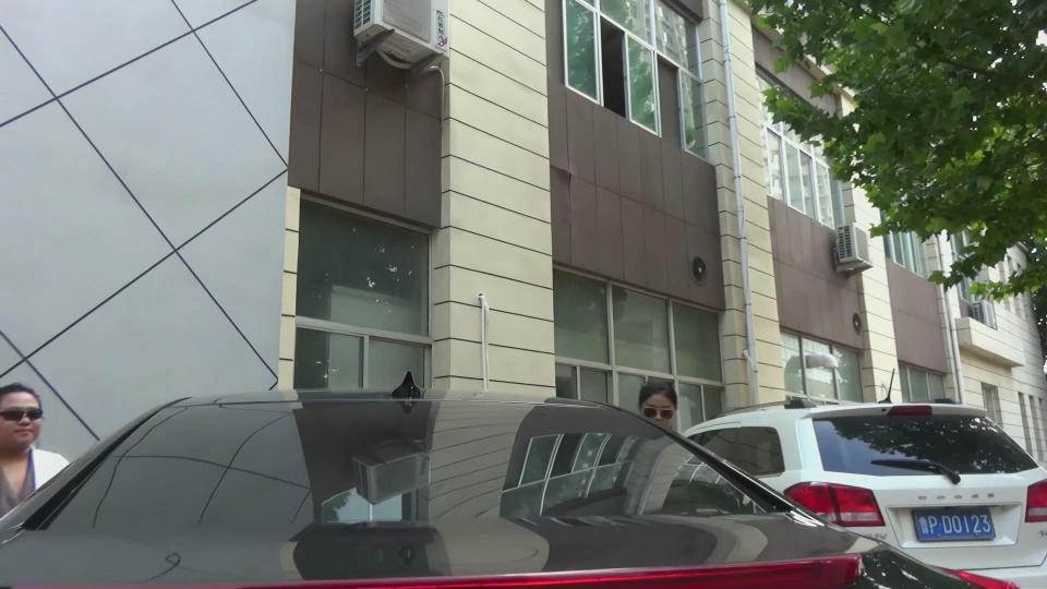 D003《 故事2》18.06.10法制微电影片段 【天逸影画公司】D003《 故事2》18.06.10法制微电影片段<br><br>内容简介：<br><br>女J内部保护伞的斗争故事………欲知漂亮女JMM命运如何？………请购买完整法制剧情微电影观看，谢谢关注和支持！！！<br><br>【压缩包请下载到手机或电脑硬盘里保存后再解压缩包观看！！！】