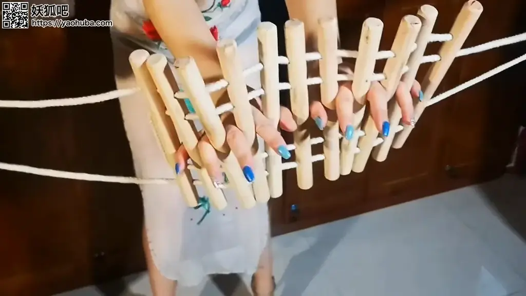 剧情【刑讯沈小姐】民国初年冤案，沈小姐夹指受刑 剧情【刑讯沈小姐】民国初年冤案，沈小姐夹指受刑<br>下载后选中一起解压 定拍定制qq2102755396