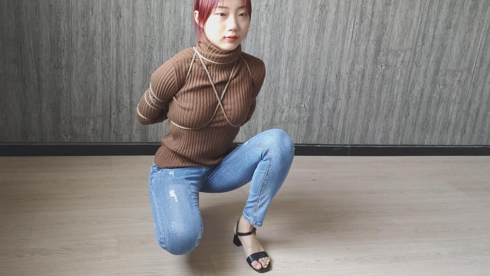 唯美之家定拍的清纯妹子小雨，身材与颜值都在线的她，柔韧性也很棒，反扭捆绑起来很好看。紧身毛衣，紧身牛仔裤把身体各部分的线条勾勒的很完美。喜欢的可以看看 唯美之家定拍的清纯妹子小雨，身材与颜值都在线的她，柔韧性也很棒，反扭捆绑起来很好看。紧身毛衣，紧身牛仔裤把身体各部分的线条勾勒的很完美。喜欢的可以看看