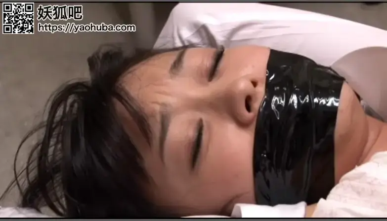 監視カメラレイプ 美人受付嬢の絶望…。 西野翔 接待小姐被监控室的保安盯上，在更衣室内胶带拘束多重封嘴侵犯，拍摄威胁，工作中被放入遥控玩具强忍着接待工作。<br>番号：<span style='color:#b0b0b0;'>[隐藏文字，购买后可见]</span><br>购买地址：<span style='color:#b0b0b0;'>[隐藏文字，购买后可见]</span>
