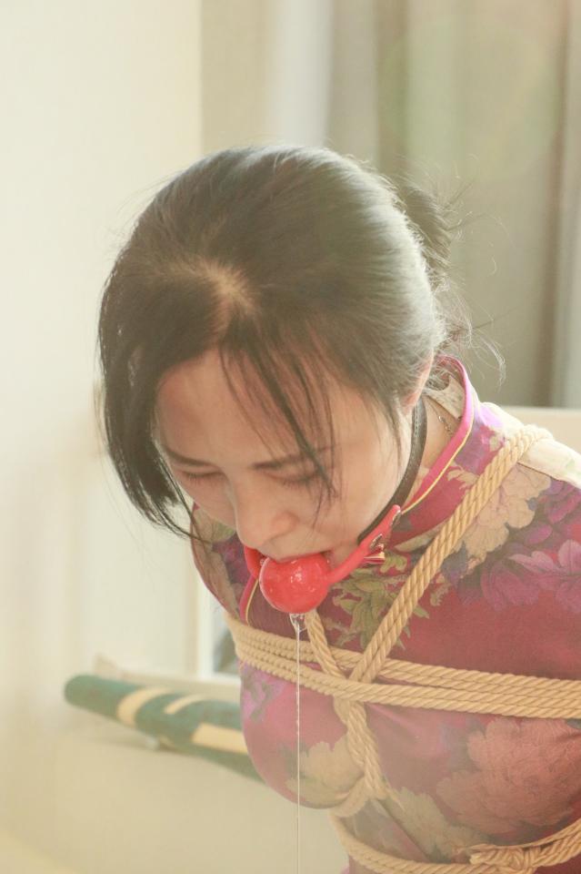 绳艺会所3，凡凡兴致勃勃地要给预约的客户一个惊喜，谁知客户还是自己的前夫，这次面临的竟是一番折磨，高清视频在网盘 凡凡兴致勃勃地通知老板<br>要给预约的客户一个惊喜<br>谁知客户还是自己的前夫<br>这次面临的竟是一番折磨<br><span style='color:#b0b0b0;'>[隐藏文字，购买后可见]</span>