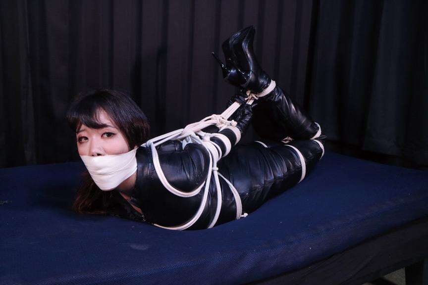 櫻乃春 - 危機に陥った諜報部員 - 全篇 DUGA自购高清隶娘资源，隶娘2021年五六月份的新作。<br><span style='color:#b0b0b0;'>[隐藏文字，购买后可见]</span><br>配信開始日：2021年08月02日<br>出演者：櫻乃春<br>メーカー：隷嬢寫眞館<br>レーベル：隷嬢寫眞館<br>作品紹介：黒のキャットスーツ姿の「櫻乃春」が男にボールギャグを嵌められ、全身を緊縛されてしまう。必死にもがくが縄が解ける気配はない…。後半はさらにきつく縛られ、をさらけ出され羞恥の姿に…。<br>主要剧情是櫻乃春皮衣捆绑挣扎。由于该资源有约5 min的内容不和谐，已做剪切处理，不影响前面内容的观看。因为剪切的原因，该资源便宜分享，介意剪切者慎买，谢谢！！！