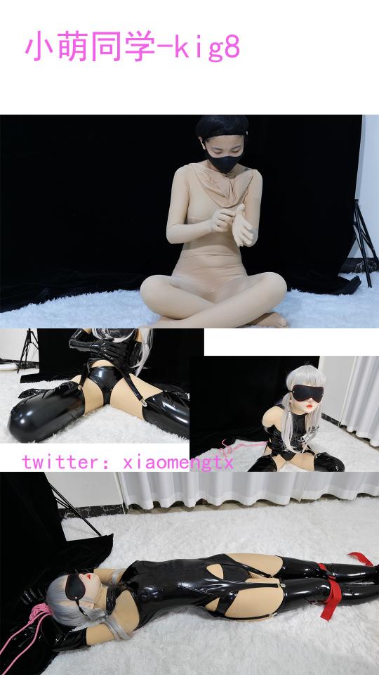 【小萌同学】经典kigurumi，皮革女王装愉虐，呻吟不断！小萌疯狂挣扎不放开~ 小萌慢慢的穿上皮，带上头壳，如此可爱又性感的动作勾引，随后zw，从简单到复杂，把棒棒夹在小萌中间，用绳子绑好，小萌呻吟不断，呼吸声逐渐加大，看来是进入状态了...可不能那么快出来，随后再把她愉虐一番！内容更多！丰富精彩