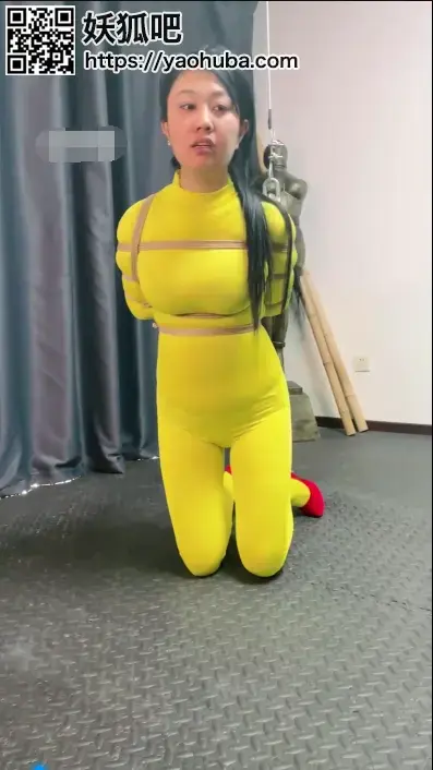 紧缚体验室 超紧驷马缚 悬吊十分钟 紧缚体验室 超紧驷马缚 悬吊十分钟<br>创作;紧缚体验室<br><span style='color:#b0b0b0;'>[隐藏文字，购买后可见]</span>这个地址必须手机登录观看，我有购买截图